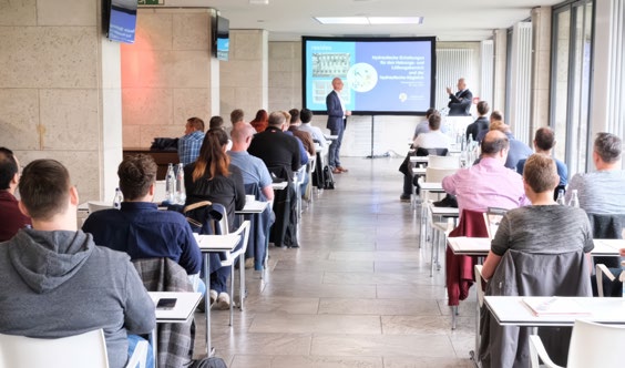 Instruire la Resideo Academy cu experți în produse și instalatori